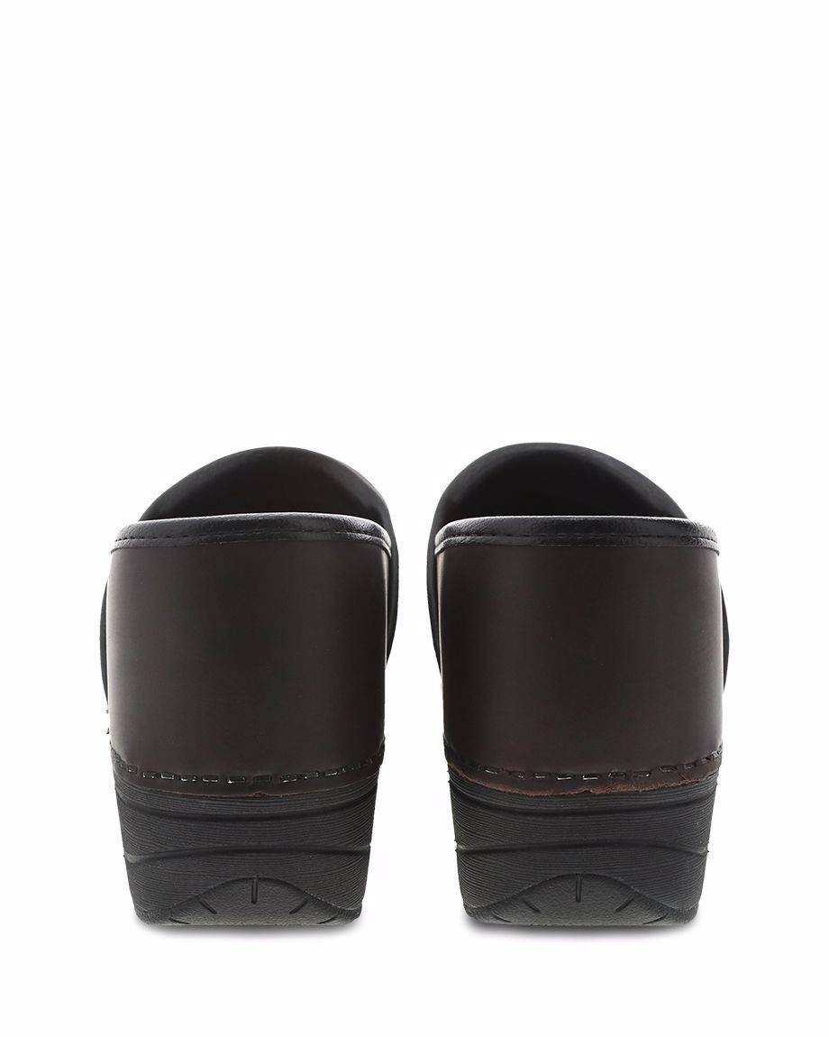 Dansko Women's Brown XP 2.0 Waterproof Pull Up Clogs - Image 5