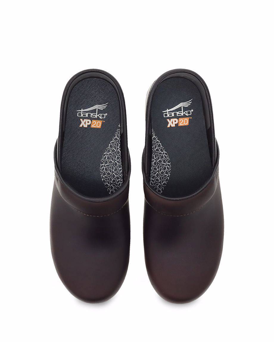 Dansko Women's Brown XP 2.0 Waterproof Pull Up Clogs - Image 6