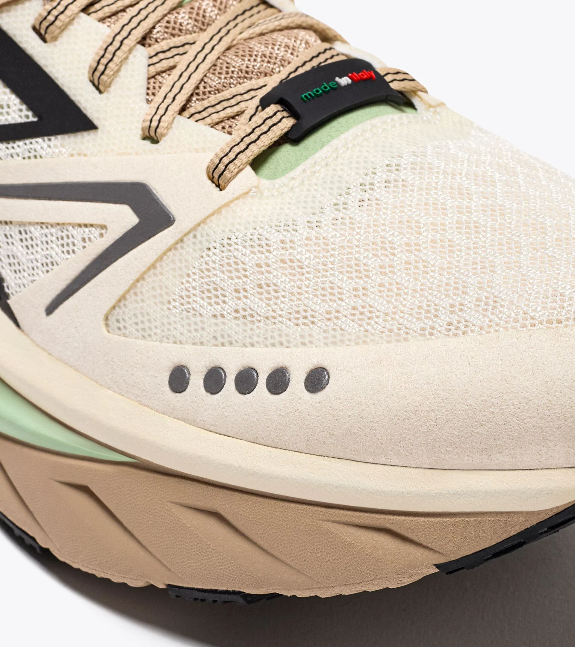 Diadora Men's Atomo v7000 Whisper White Irish Cream - Image 3