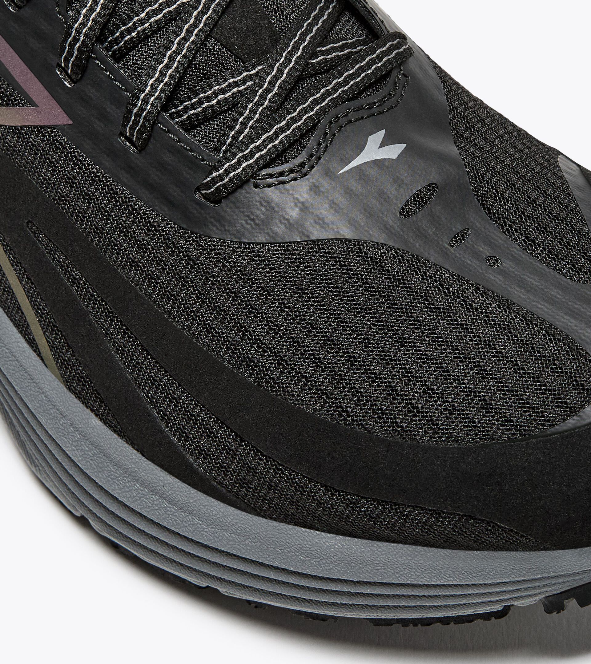 Diadora Men's Mythos Blueshield 9 Vortice HIP Black Black - Image 3