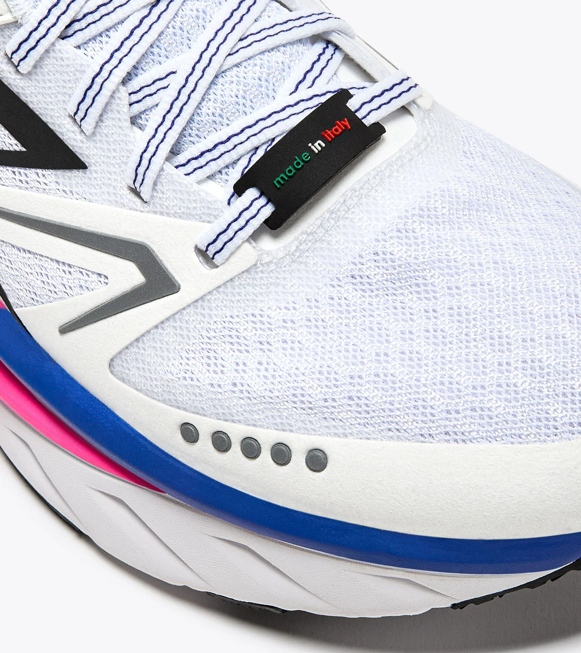 Diadora Women's Atomo V7000-2 White Surf The Web Pink Fluo - Image 3