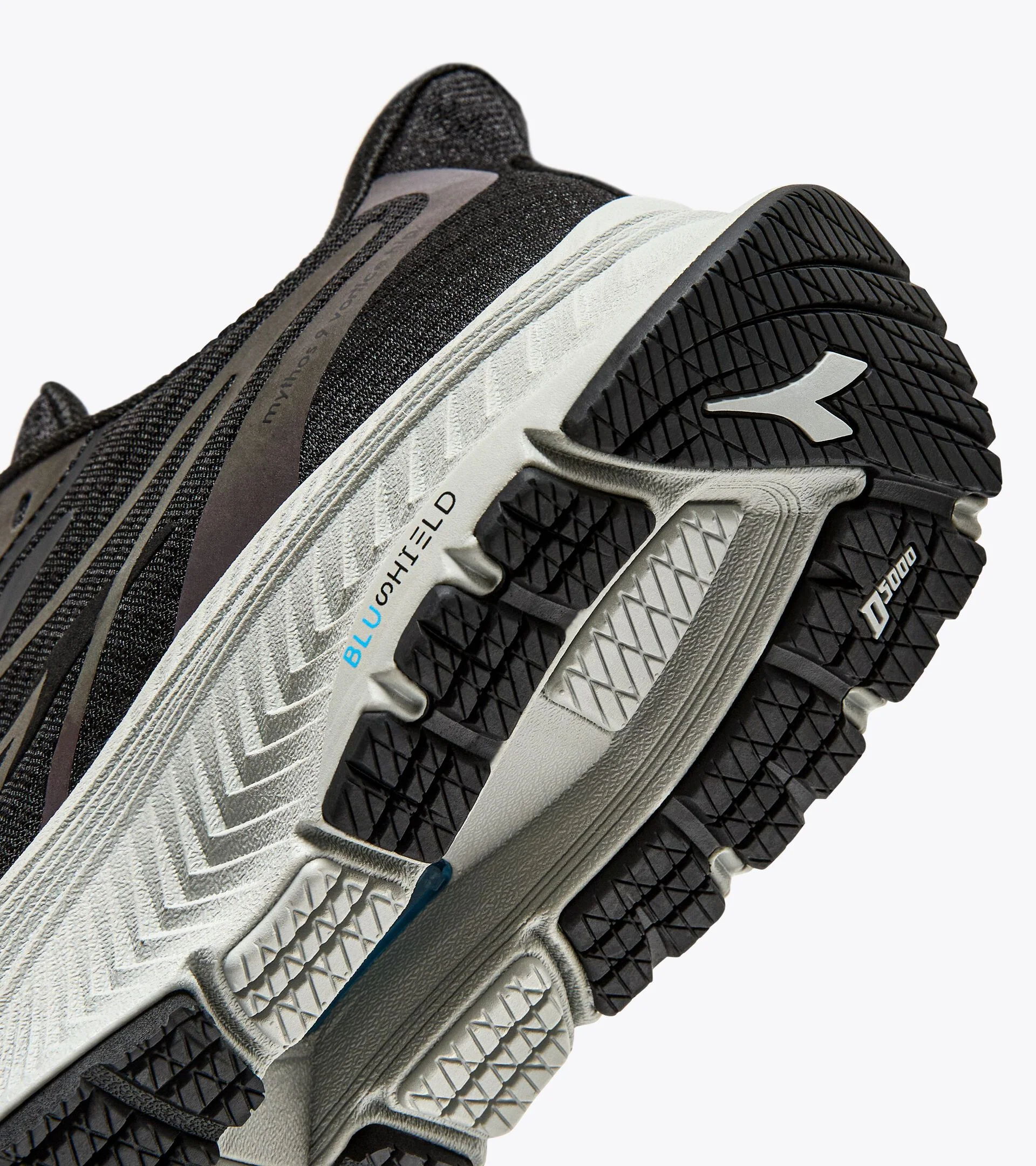 Diadora Women's Mythos Blushield 9 Vortice HIP Black Silver - Image 5