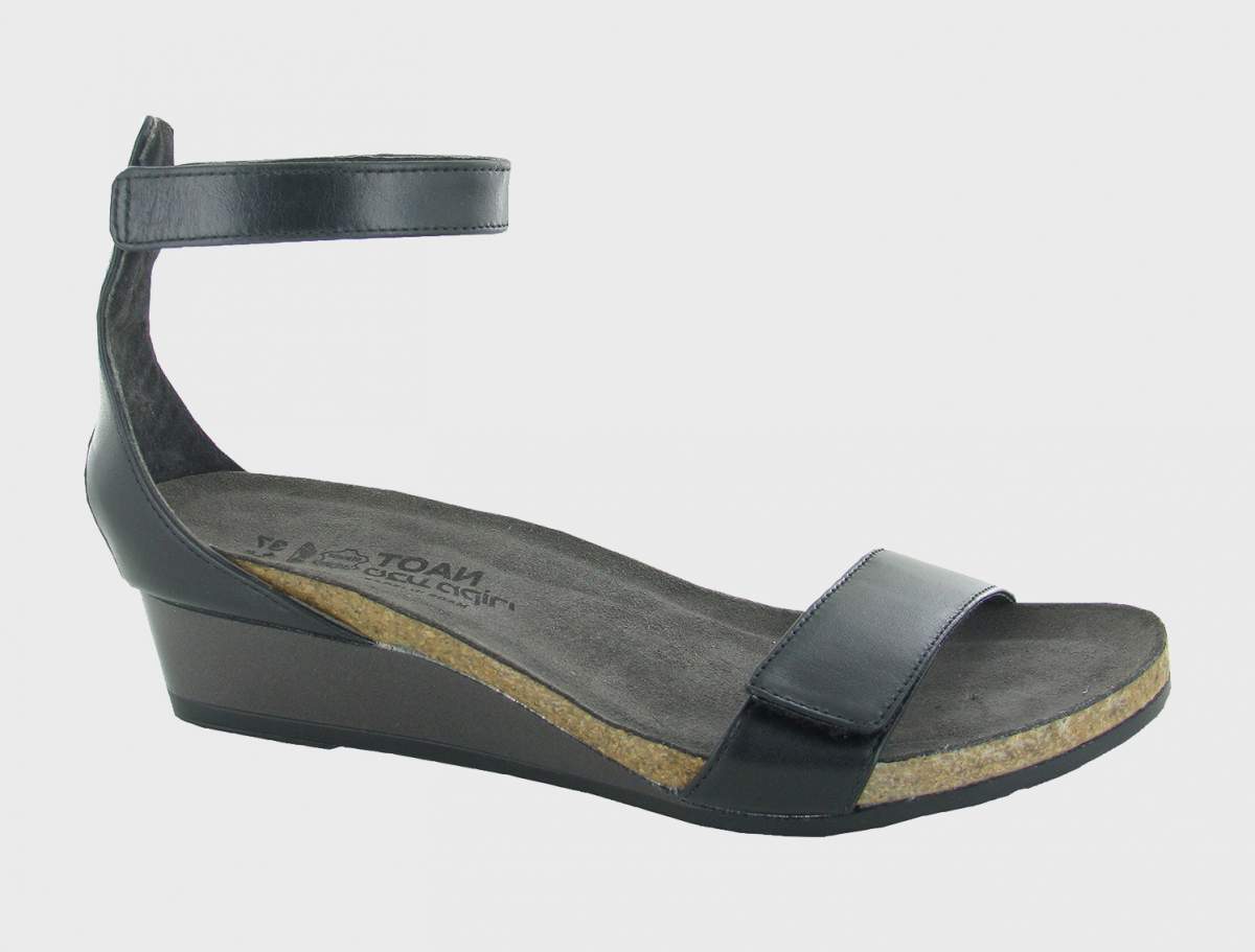 Naot Women's Mermaid Black Raven Leather Sandal