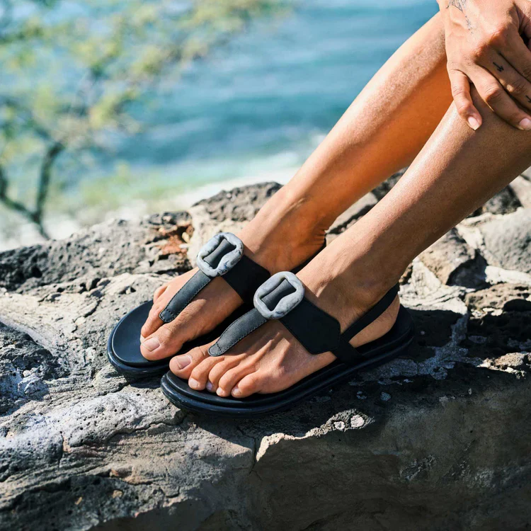 Olukai Women's La'i T-Bar Lava Rock Lava Rock - Image 5