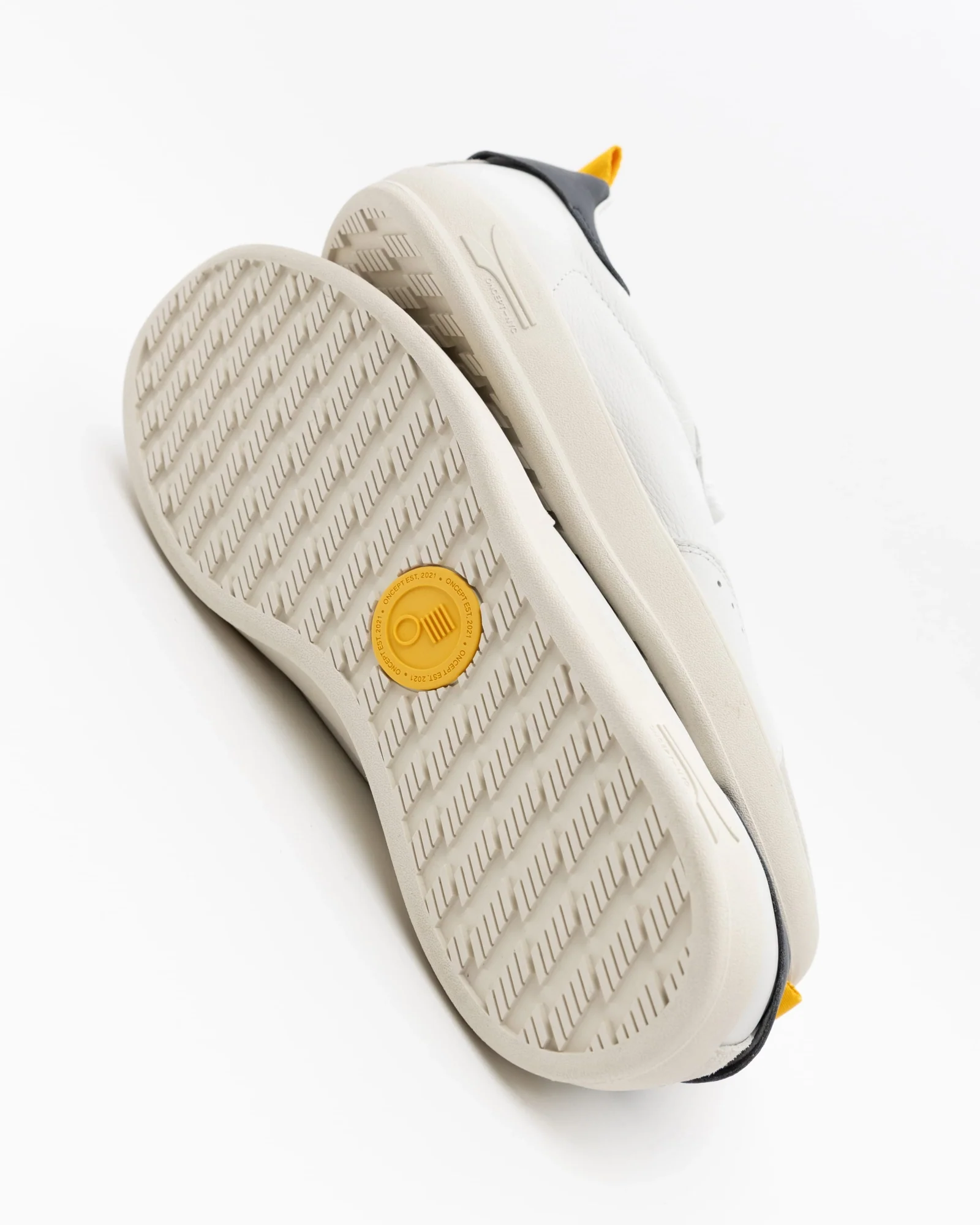 Oncept Men's Fuji White Cloud - Image 5