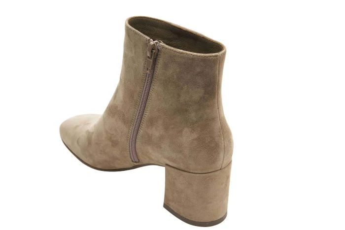 Vaneli Women's Sommet Military Suede - Image 3